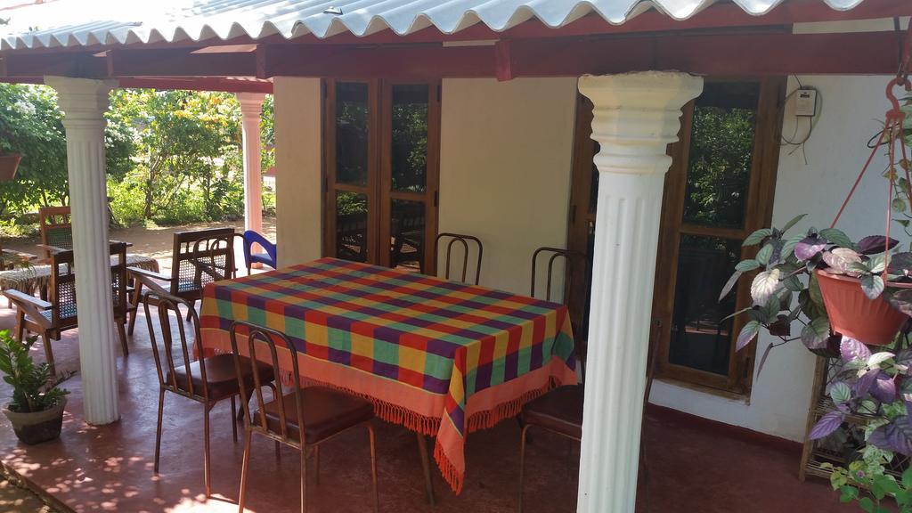 Lake House Homestay Anuradhapura Exterior foto